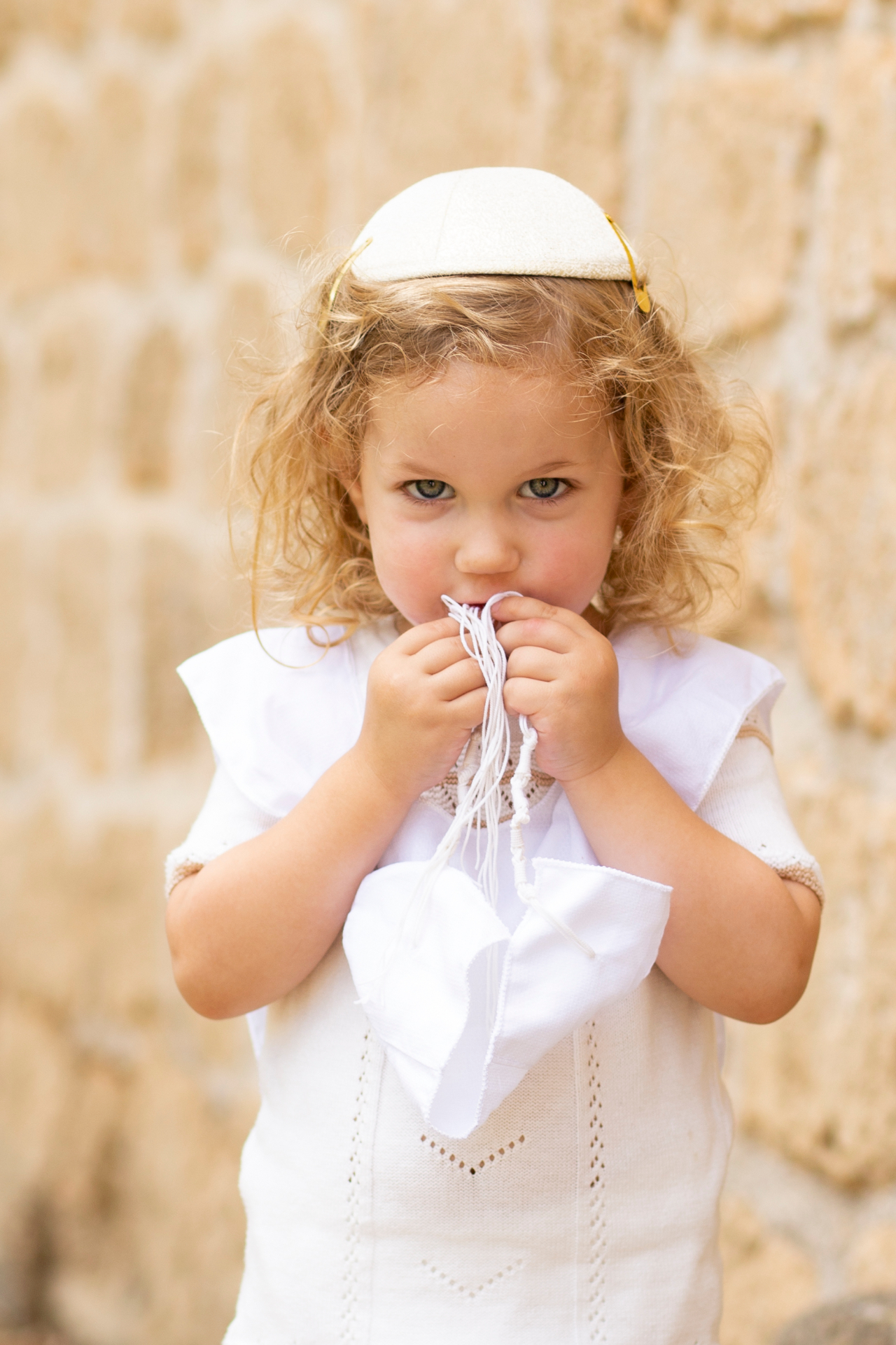יעקב מנשק את הציציות
